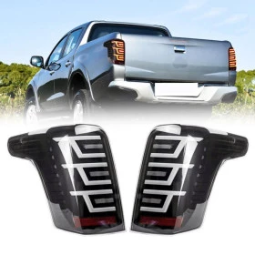 Par de Lanterna Sinaleira Traseira Mitsubishi L200 Triton Gl 2.4 2017 a 2025 Led - Fumê