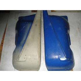 PAR DE PARALAMA AZUL EM FIBRA PARA JEEP WILLYS CJ5 EM OTIMO ESTADO